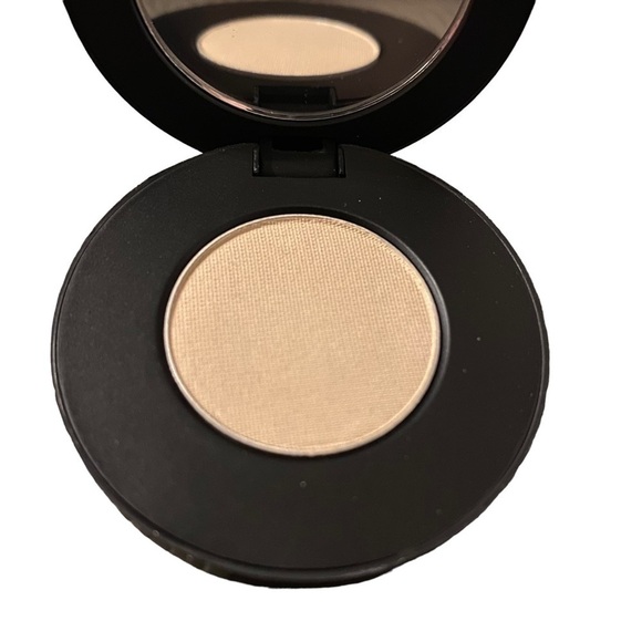 YOUNGBLOOD Mineral Cosmetics ‘Alabaster’ Pressed Eye Shadow - Picture 3 of 7